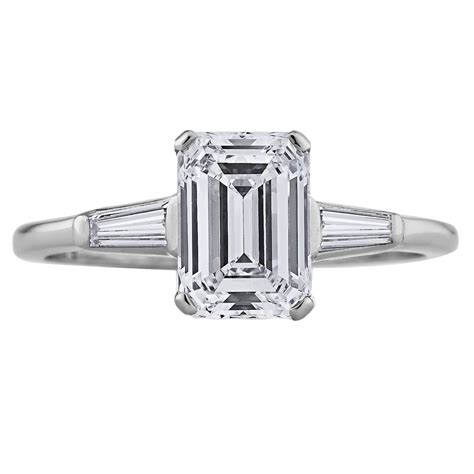 emerald cut engagement rings cartier.